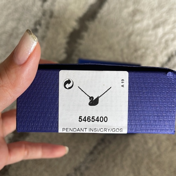 Swarovski Black Swan Pendant - Picture 2 of 3